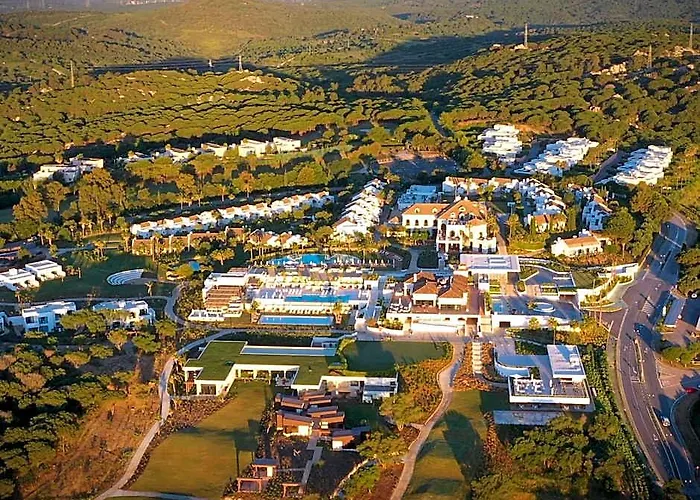 Resort Anini Raka 4*